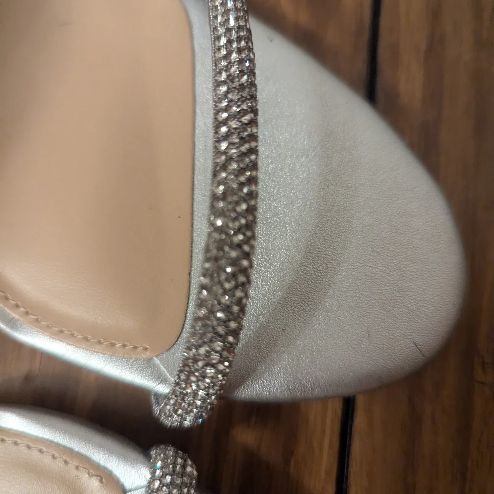 STEVE MADDEN Metallic Silver Ankle Strap Heels Size 8M NWT